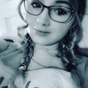 Meet your Posher, Stacy